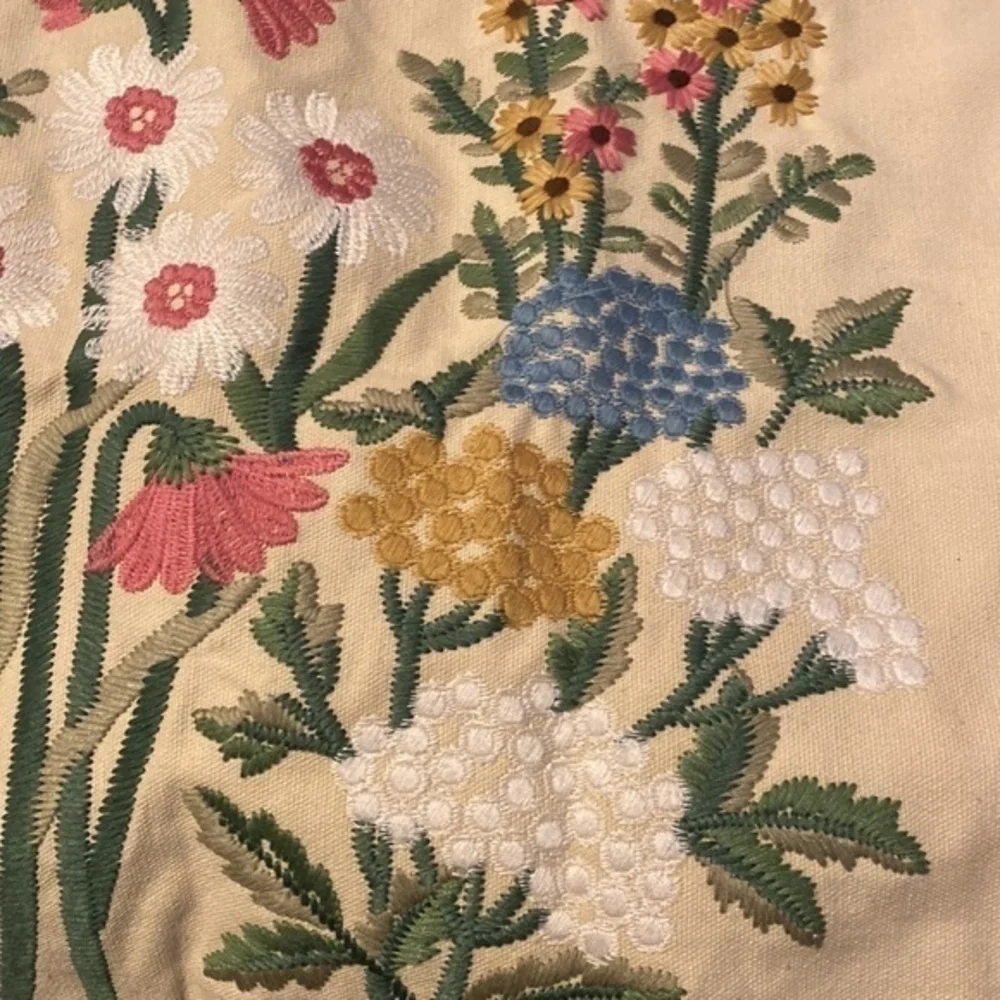 Floral pillow cover.